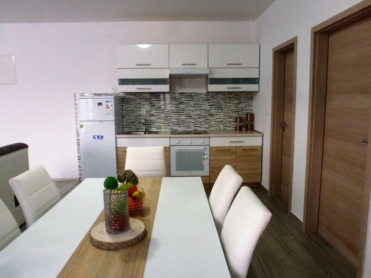 שיבניק Apartmani Slavica מראה חיצוני תמונה