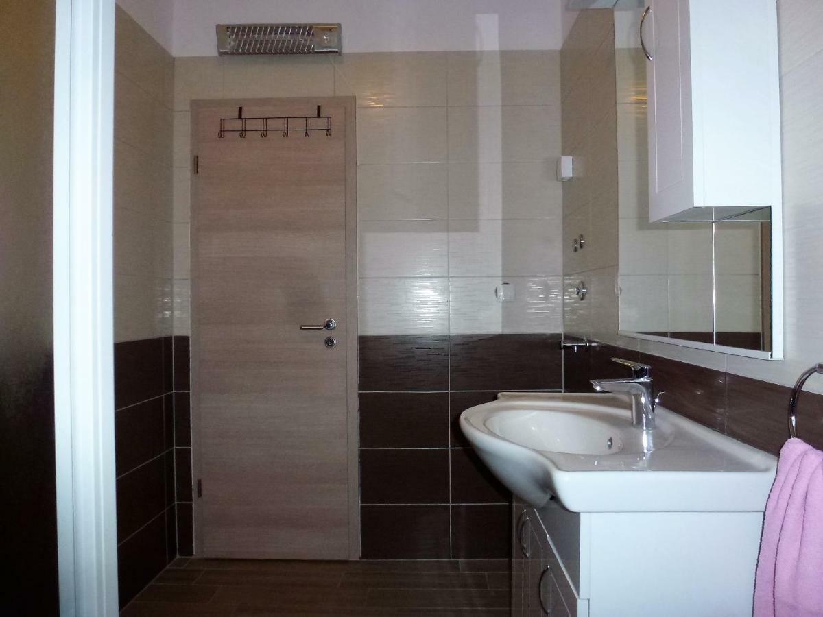 שיבניק Apartmani Slavica מראה חיצוני תמונה