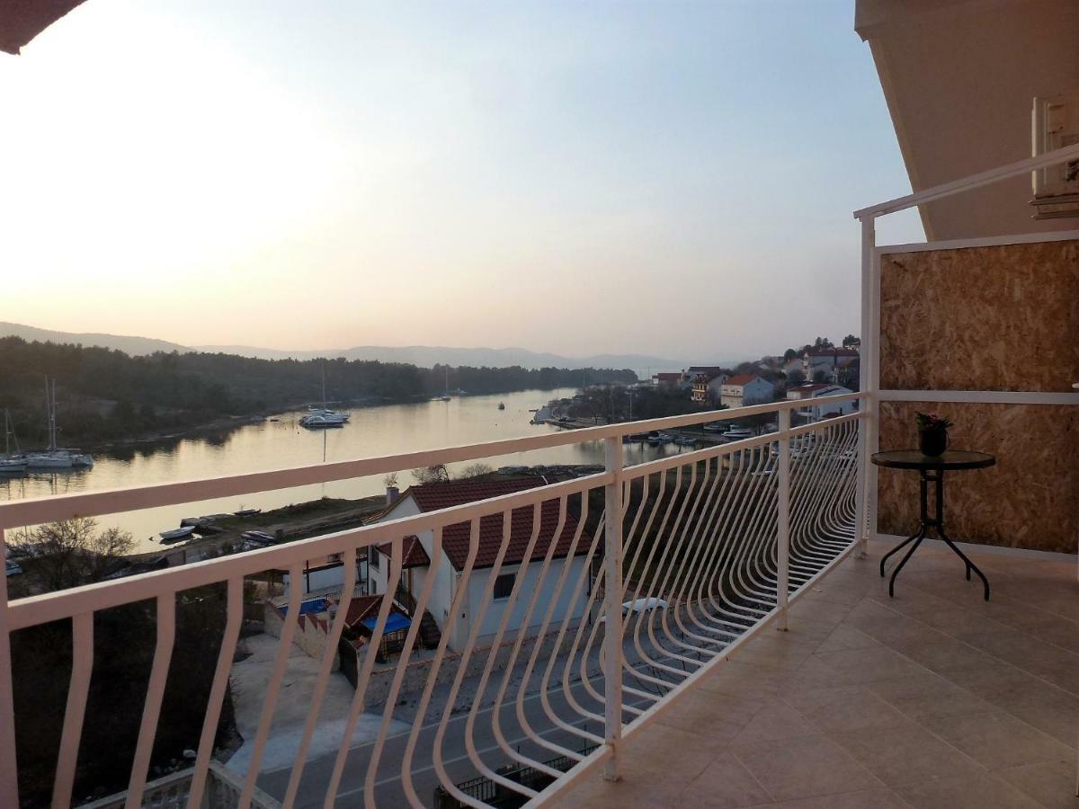 שיבניק Apartmani Slavica מראה חיצוני תמונה