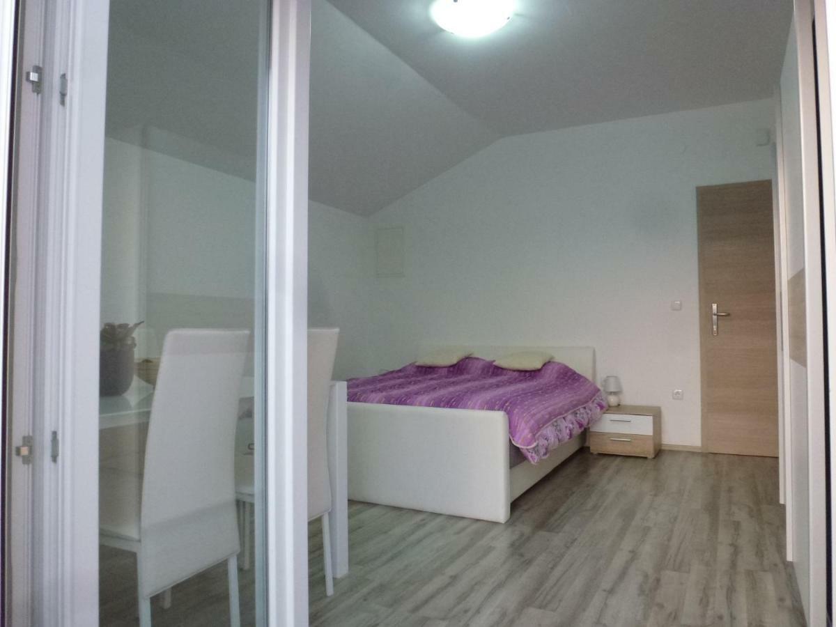 שיבניק Apartmani Slavica מראה חיצוני תמונה