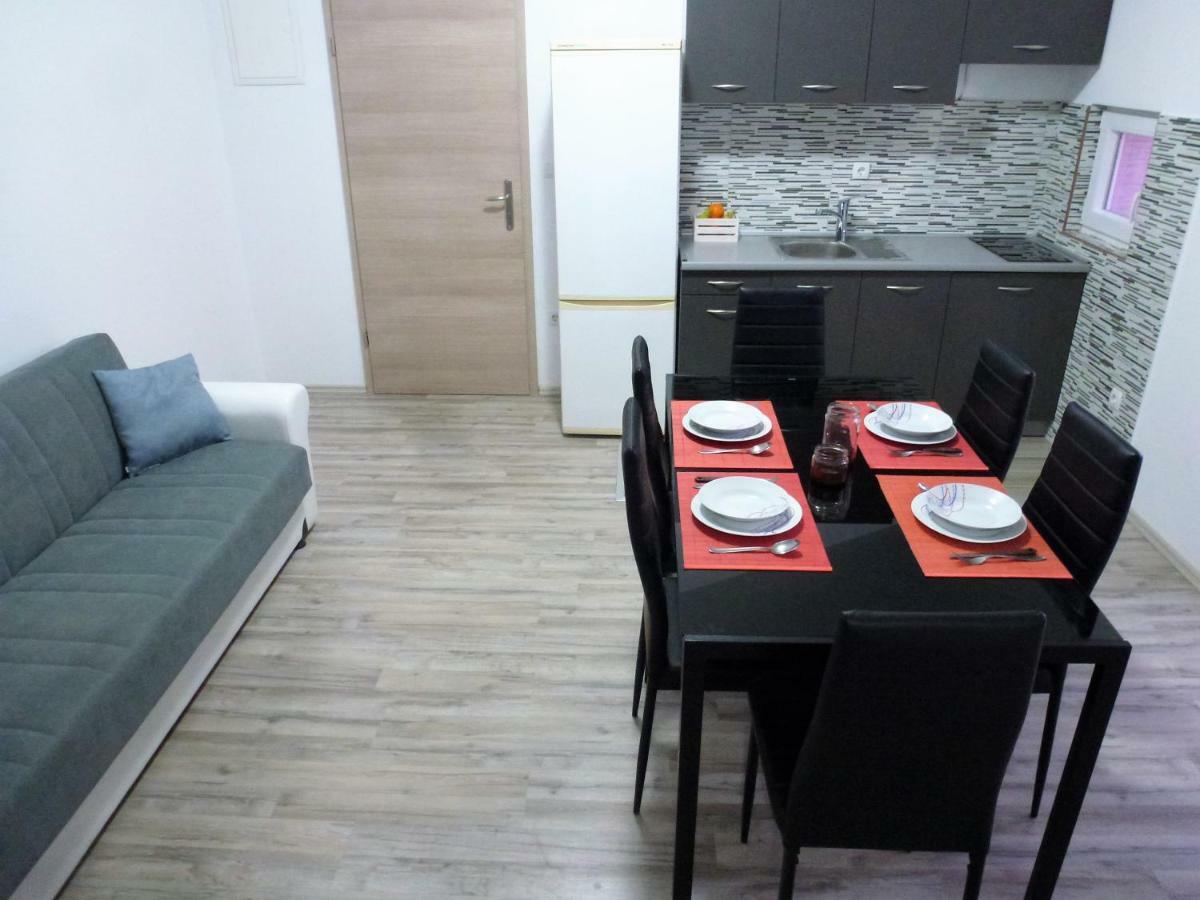 שיבניק Apartmani Slavica מראה חיצוני תמונה