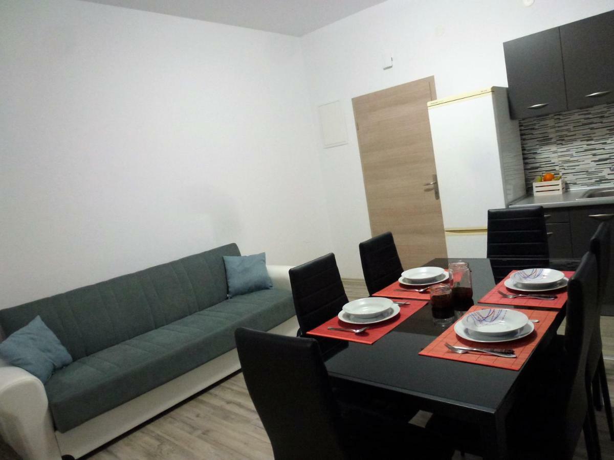 שיבניק Apartmani Slavica מראה חיצוני תמונה
