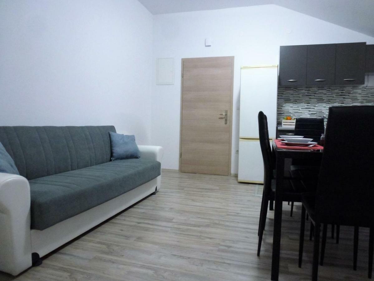 שיבניק Apartmani Slavica מראה חיצוני תמונה